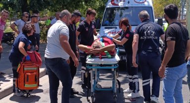 Turgutlu'da motosiklet ile hafif ticari araç çarpıştı: 1 yaralı