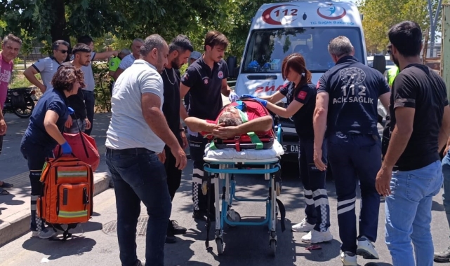 Turgutlu'da motosiklet ile hafif ticari araç çarpıştı: 1 yaralı