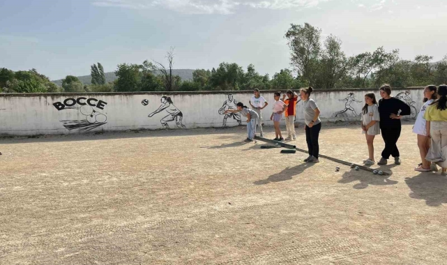 Ula'da bocce sporu çocuklar için vazgeçilmez oldu