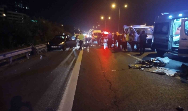 Ümraniye'de otomobile çarpan motosikletin sürücüsü hayatını kaybetti