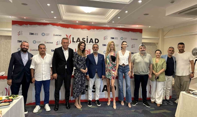 Ünlü modeller Laleli'de boy gösterecek