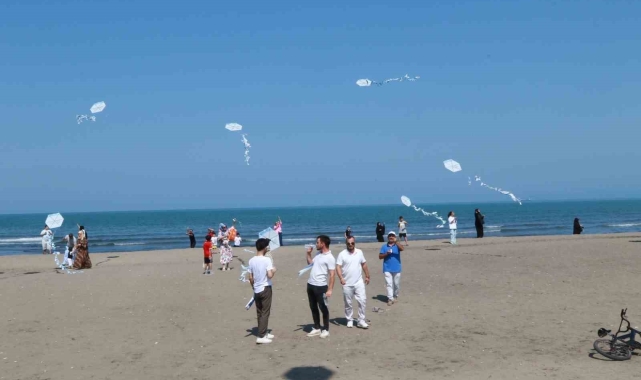 Ünye'de uçurtmalar semayı renklendirdi