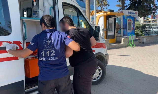 Üstr geçitten 2. kez atlamak isteyen genci adliye polisleri yakaladı
