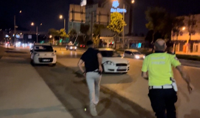 Uygulamayı görünce geri vitese takıp kaçtı, yakalanınca "Araba istop etti" dedi