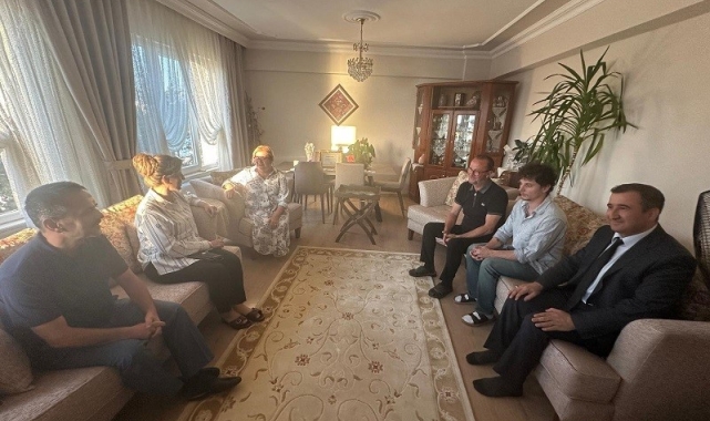 Vali Aktaş, koruyucu aileleri ziyaret etti