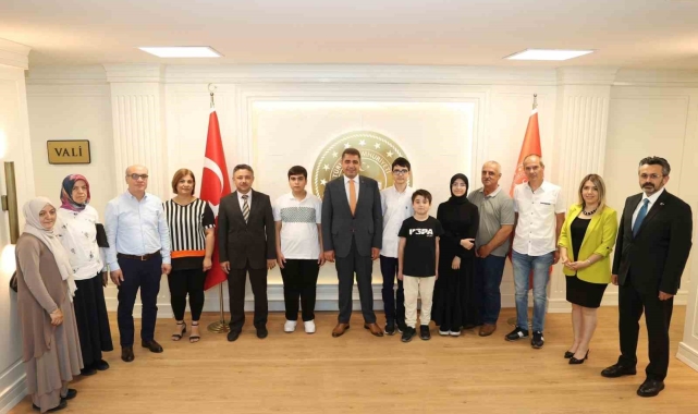 Vali Aslan LGS şampiyonlarını ağırladı