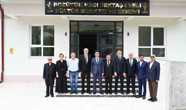 Vali Aygöl Cemevi'nde incelemelerde bulundu