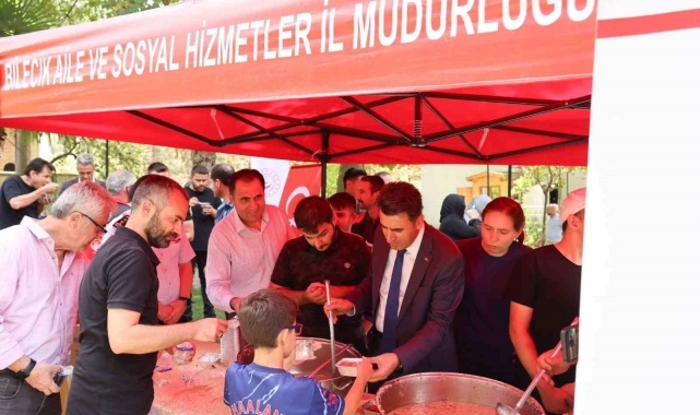 Vali Aygöl, Şeyh Edebali Türbesi'nde aşure ikram etti