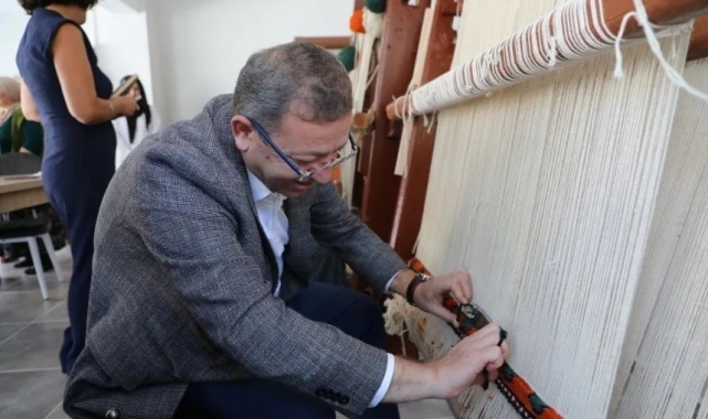 Vali Polat, ilmik ilmik halı dokudu