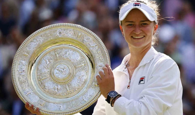 Wimbledon kadınlarda şampiyon Barbora Krejcikova