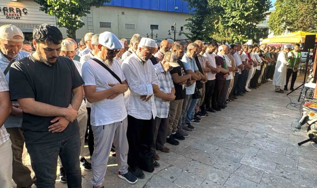 Yalova'da Haniye için gıyabi cenaze namazı kılındı