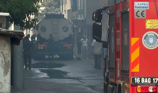Yaşlı kadın yangından son anda kurtarıldı