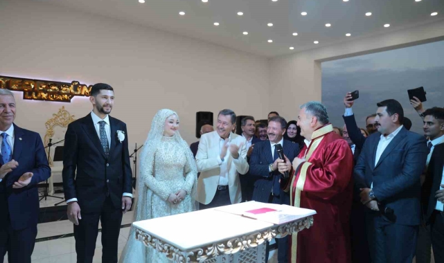 Yavaş ile Gökçek nikah masasında