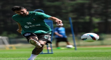 Yeni sezona Düzce'de hazırlanan Kocaelisporlu futbolcular idmana çıktı