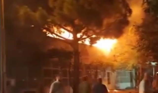 Yeşilyuva Sanayi Sitesinde çıkan yangında 4 ayakkabı atölyesi küle döndü