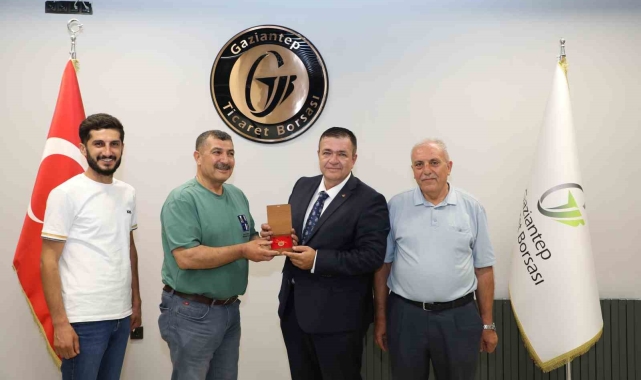 Yılın ilk Antep fıstığına GTB'den ödül