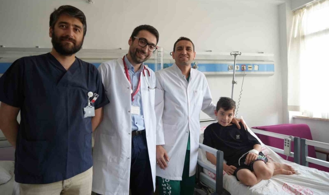 Yıllardır astım bronşit denilen çocuğun akciğerinde yumak çıktı