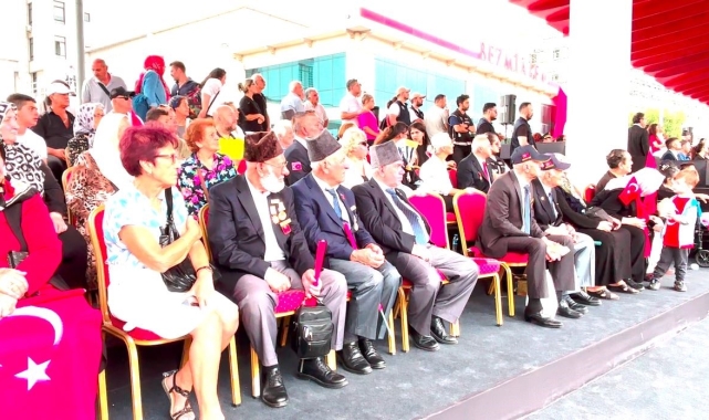 30 Ağustos Zafer Bayramı coşkusu Vatan Caddesi'nde yaşandı