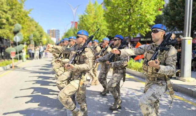 30 Ağustos Zafer Bayramı kutlamalarında Jandarma gösterisi beğeni topladı