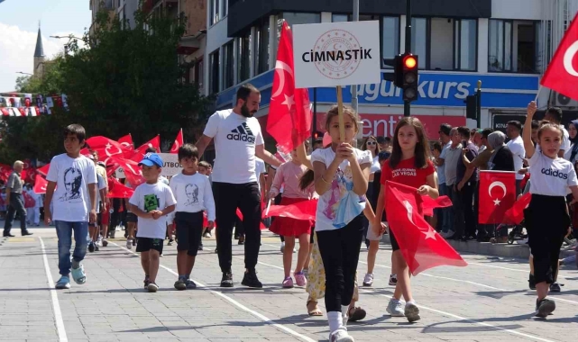 30 Ağustos Zafer Bayramı'nın 102'inci yılı Burdur'da coşku ile kutlandı