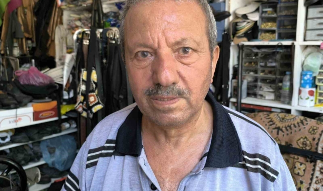 50 yıldır 20 metrekarelik dükkanda yaptığı işle geçimini sağlıyor