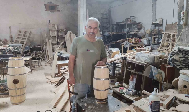 55 yıldır baba mesleğiyle geçimini sağlıyor