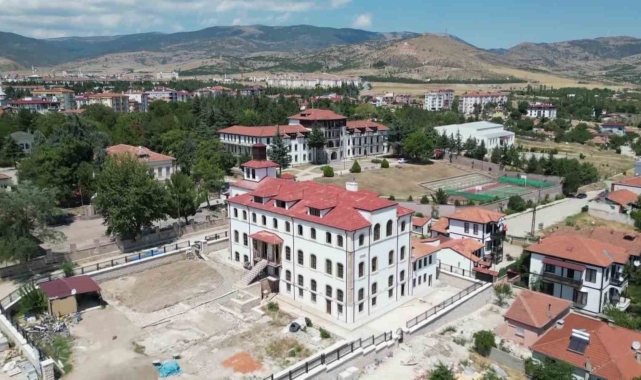 ABD'lilerin inşa ettiği 160 yıllık Kızlar Mektebi kütüphane oluyor