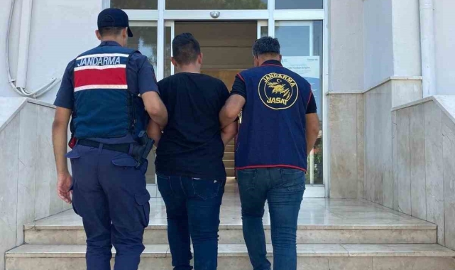 Adana'da aranan 2 şahıs yakalandı