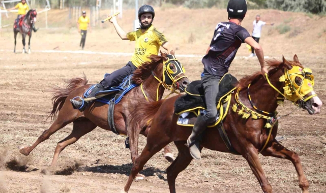 Adrenalin ve seyir zevki yüksek cirit maçları nefes kesti