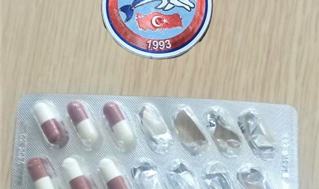 Afyonkarahisar'da 11 kaçak yakalandı, tabanca, tüfek, bıçak ve fişek ele geçirildi