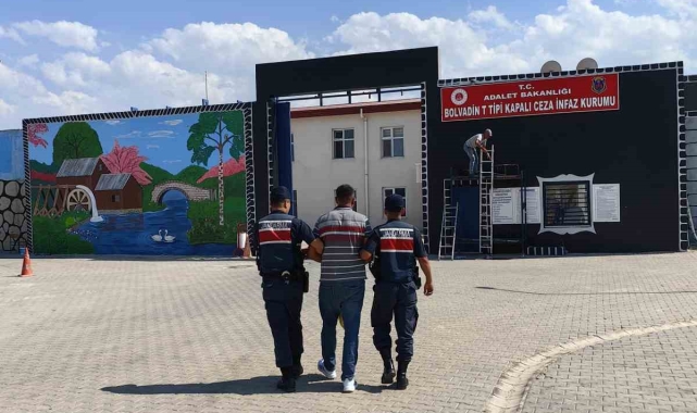Afyonkarahisar'da 13 yıl kesinleşmiş hapis cezası bulunan kaçak şahıs yakalandı