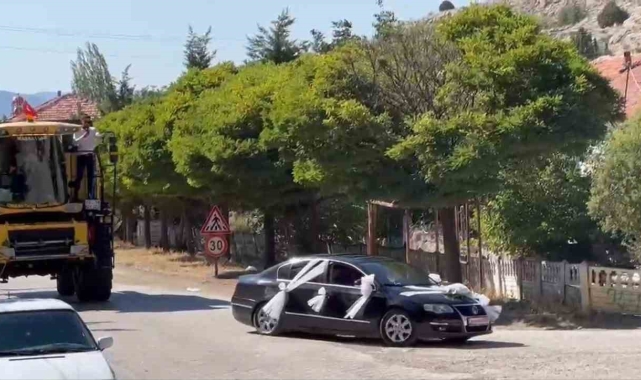 Afyonkarahisar'da görülmemiş düğün konvoyu