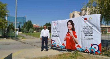 Afyonkarahisarlı sporucu Meryem Betül Çavdar'a Bakan Osman Aşkın Bak'tan destek mesajı