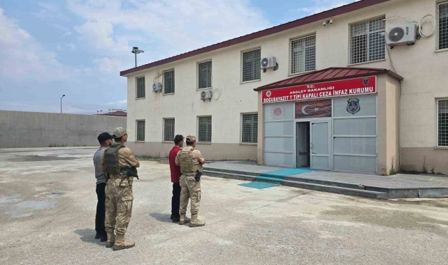 Ağrı'da aranan 2 firari yakalandı