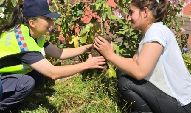Ağrı'da özel eğitim öğrencilerine moral ziyareti