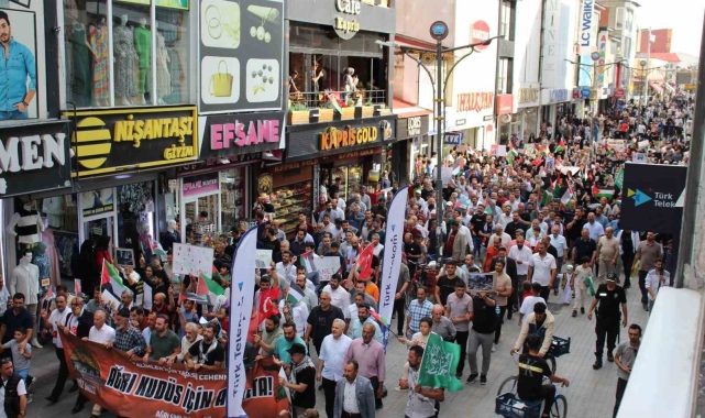 Ağrı'da yüzlerce kişi İsmail Heniyye için yürüdü