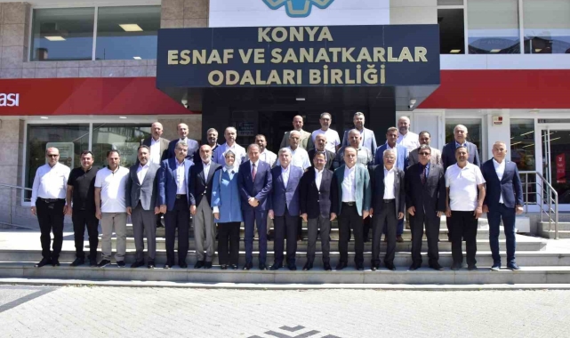 AK Parti Konya heyeti esnaflarla buluştu