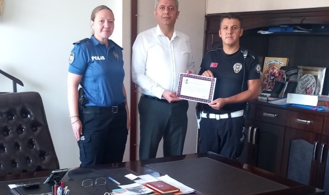Akhisar'daki kadına şiddet olayına müdahale eden polise başarı belgesi