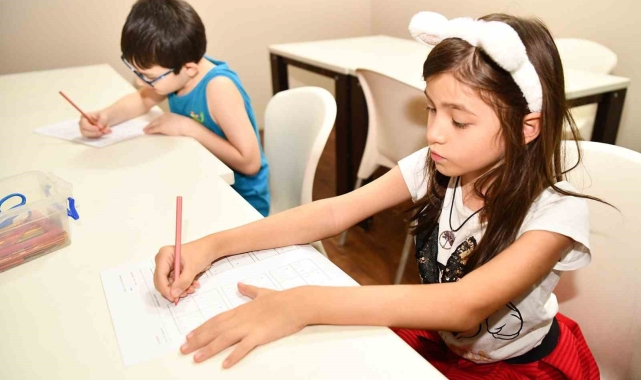 Akıl ve zeka oyunları ile hem eğleniyorlar hem öğreniyorlar