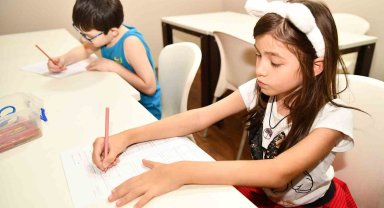 Akıl ve zeka oyunları ile hem eğleniyorlar hem öğreniyorlar