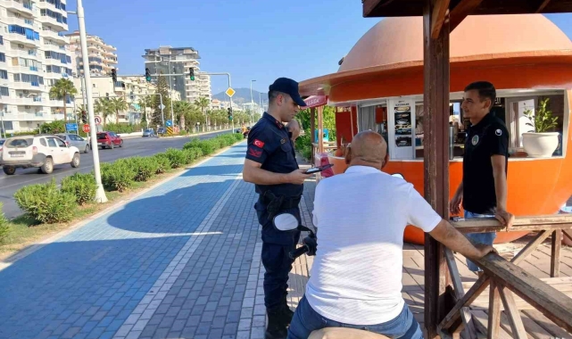 Alanya'da jandarmadan sahil şeridi ve plajlarda denetim