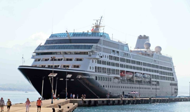 Alanya'ya turistler denizden geldi