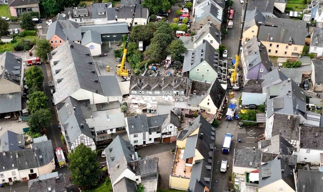 Almanya'da kısmen çöken otelde can kaybı 2'ye yükseldi