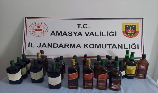 Amasya&#039;da tırın kupa bölümünden gümrük kaçağı 26 şişe alkollü içki çıktı
