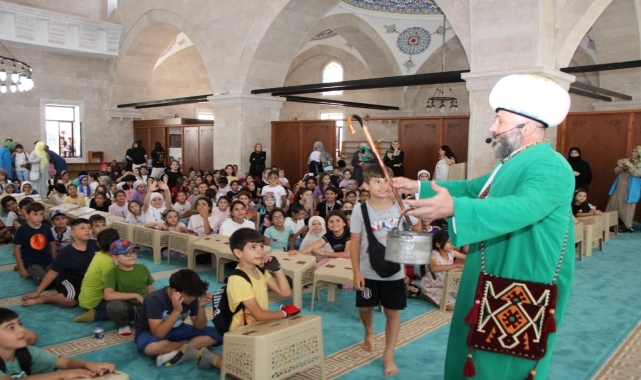 Amasya'da yaz Ku'ran kursu öğrencilerini "Nasrettin Hoca" ziyaret etti