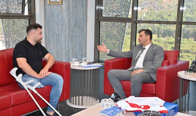 Ampute Milli Takım Kaptanı Özcan'dan Başkan Zeyrek'e ziyaret