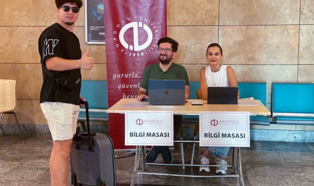 Anadolu Üniversitesinden Eskişehir'e yeni gelen öğrencilere sıcak karşılama