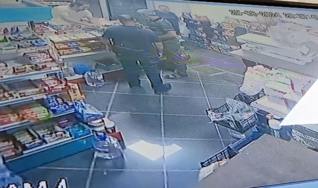 Ankara'da 3 kişinin öldüğü, 1 kişinin yaralandığı komşu cinayetiyle ilgili konuşan esnaf: "Taraflar birkaç gün önce de tartışmıştı"