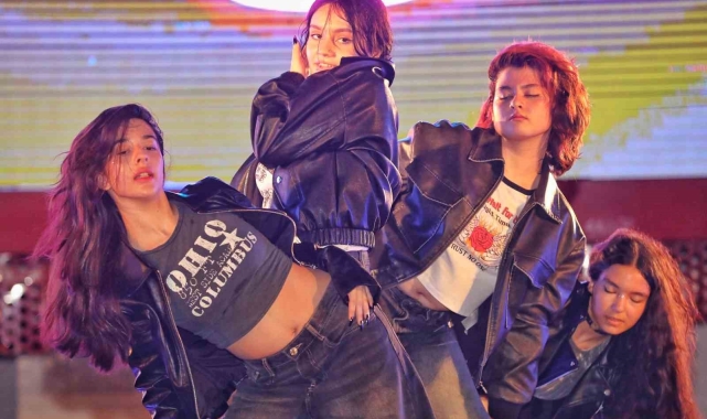 Antalya'da Uluslararası Gençlik ve Dans Festivali başladı