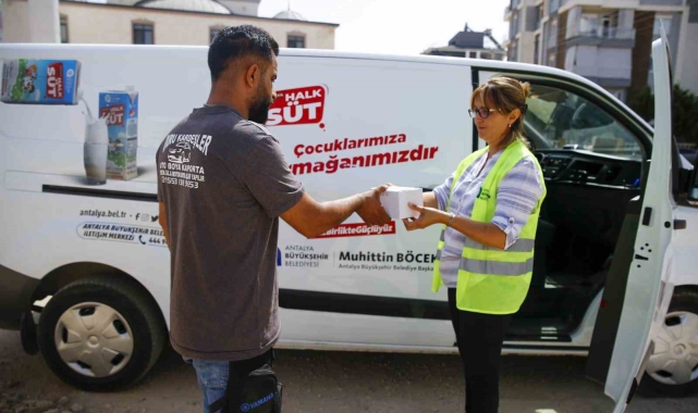 Antalyalı ailelere halk süt ve halk mama desteği